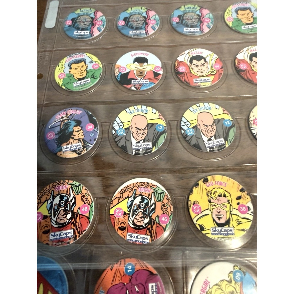 Lot of 59 Pogs DC Comics SkyCaps SkyBox from 1993 Superman Clark Kent Aquaman - Picture 5 of 11